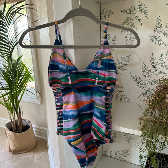 Stone Fox Swim Hermosa One Piece Small Excellent Condition - Picture 2 of 6